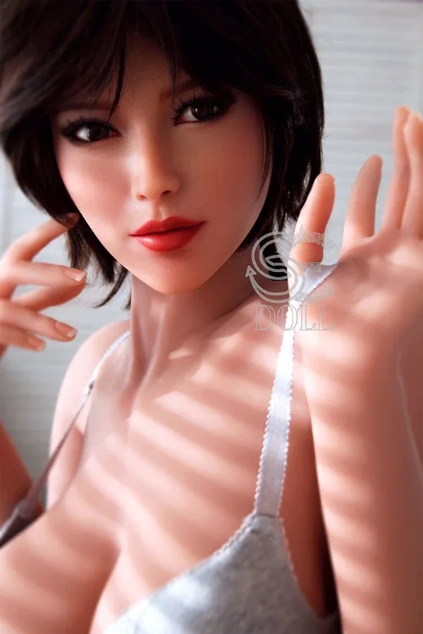 Real Life Short Hair Female Sex Doll Kylee 167cm view 3