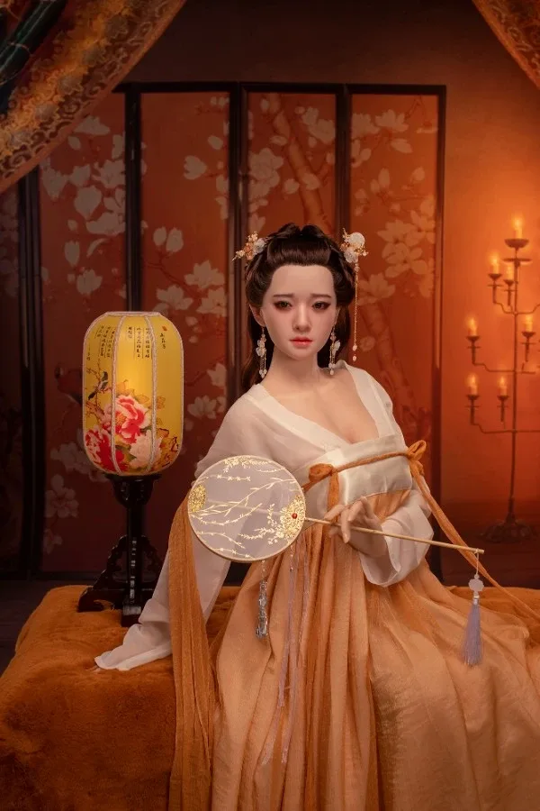 Realistic Chinese Sex Doll Edwina 170cm view 2