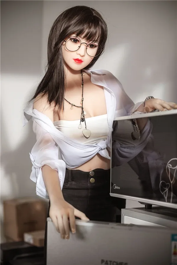 Lifelike Slender-waisted Japanese Sex Doll Casey 158cm view 4