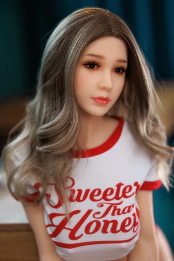 Realistic Busty American Sex Doll Elena 160cm view 4