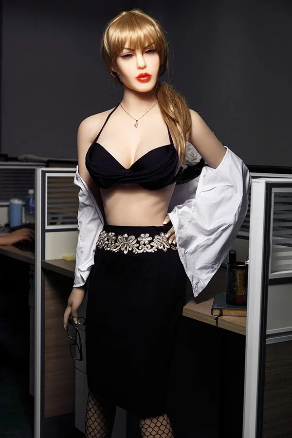 Mature Milf Sex Doll Harlow 158cm view 3