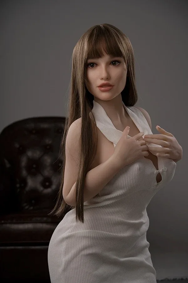 Lifelike High End Big Booty Sex Doll Emmy 165cm view 2