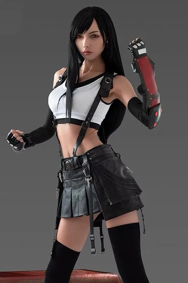 Tifa Same Clothes view 2