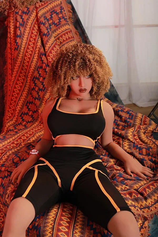 Big Booty Curvy Latina Sex Doll Yara 165cm view 5