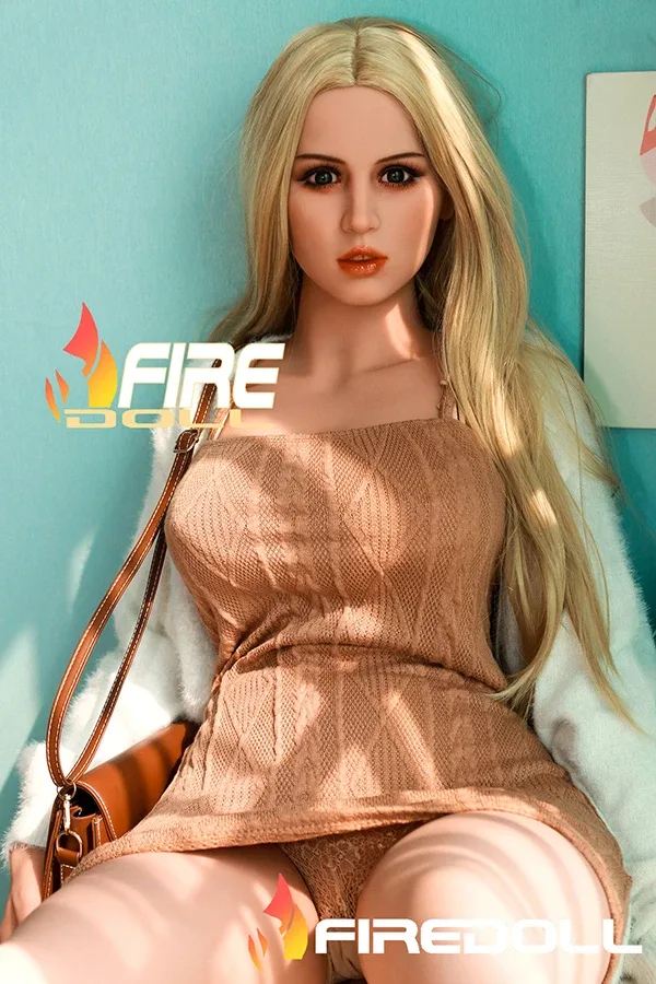 Real Life Female Sex Doll Elowyn 163cm view 2