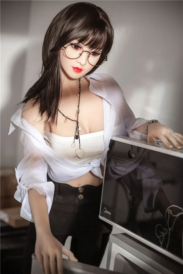 Lifelike Slender-waisted Japanese Sex Doll Casey 158cm view 5