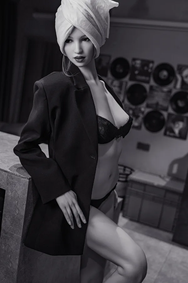 GE116_1 – Silicone 175cm/68.9″ E-CUP 42kg/92.59lbs Sex Doll view 3