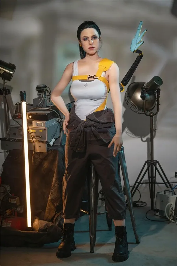 Realistic Lifelike Tall Role-playing Sex Doll Gloria 168cm view 4