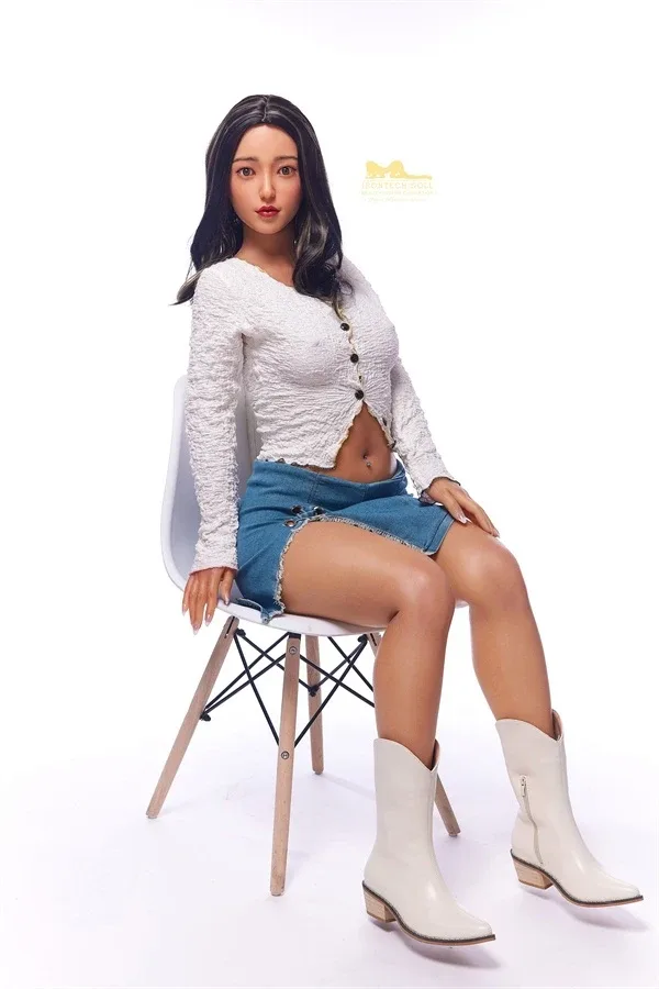 Realistic Tanned Busty Japanese Sex Doll Daphne 152cm view 5