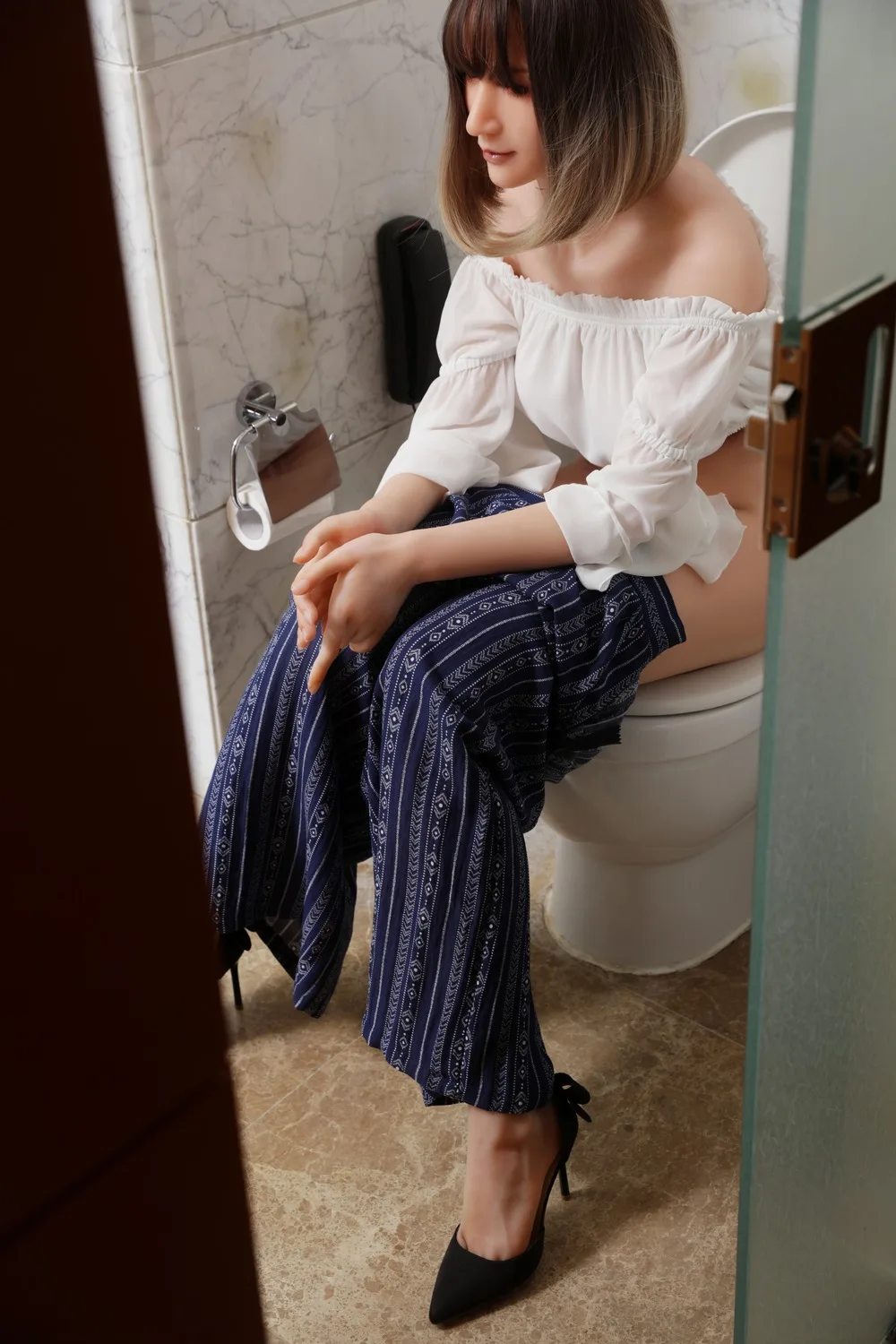 Ruoxi – Silicone 170cm/66.93″ E-CUP 37kg/81.57lbs Sex Doll view 4