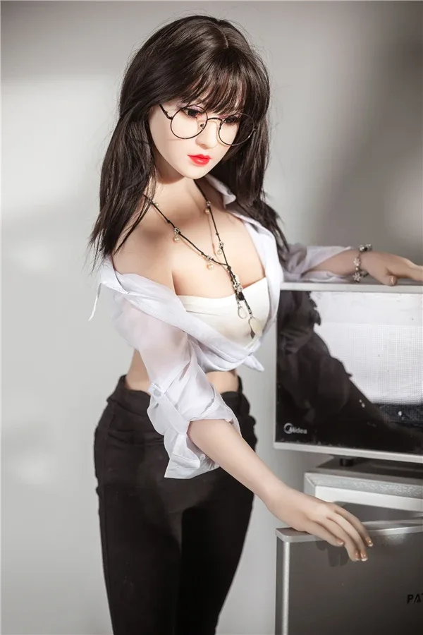 Lifelike Slender-waisted Japanese Sex Doll Casey 158cm view 3