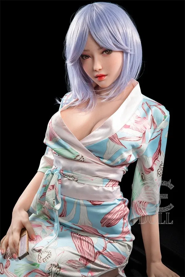 Lifelike Life-Size Japanese Sex Doll Elliana 165cm view 2