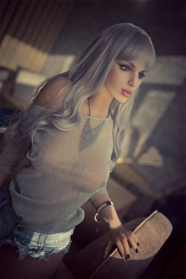 Life-Size Mature Sex Doll Zariah 170cm view 4