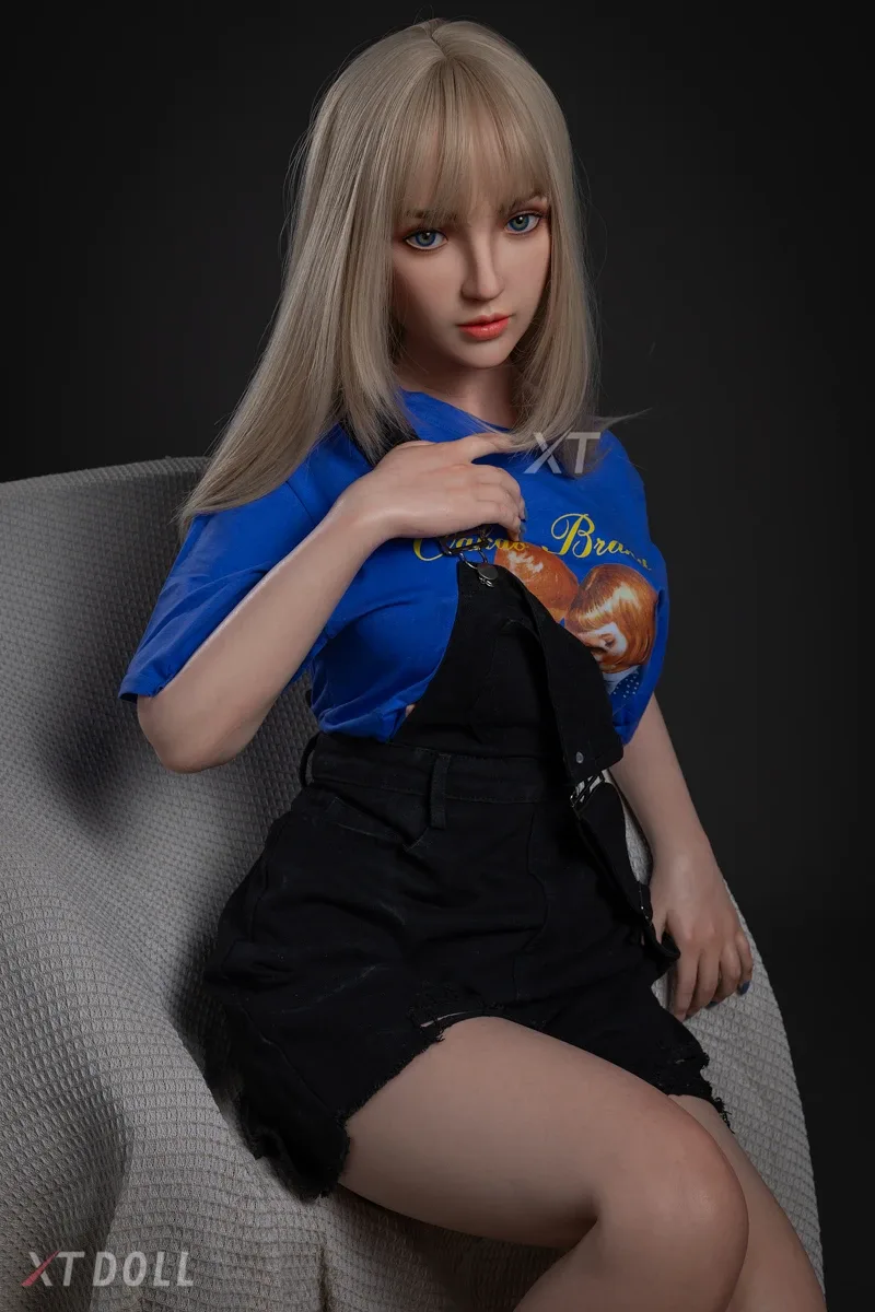 164cm C-cup Silicone Sex Doll Lisa view 3