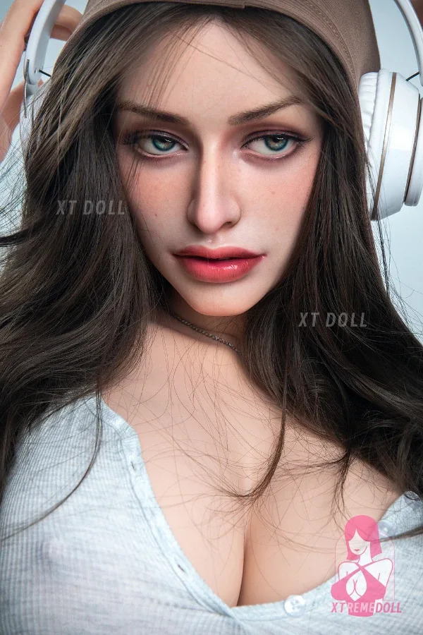 162cm G-cup European Realistic Busty Sex Doll Everleigh view 6