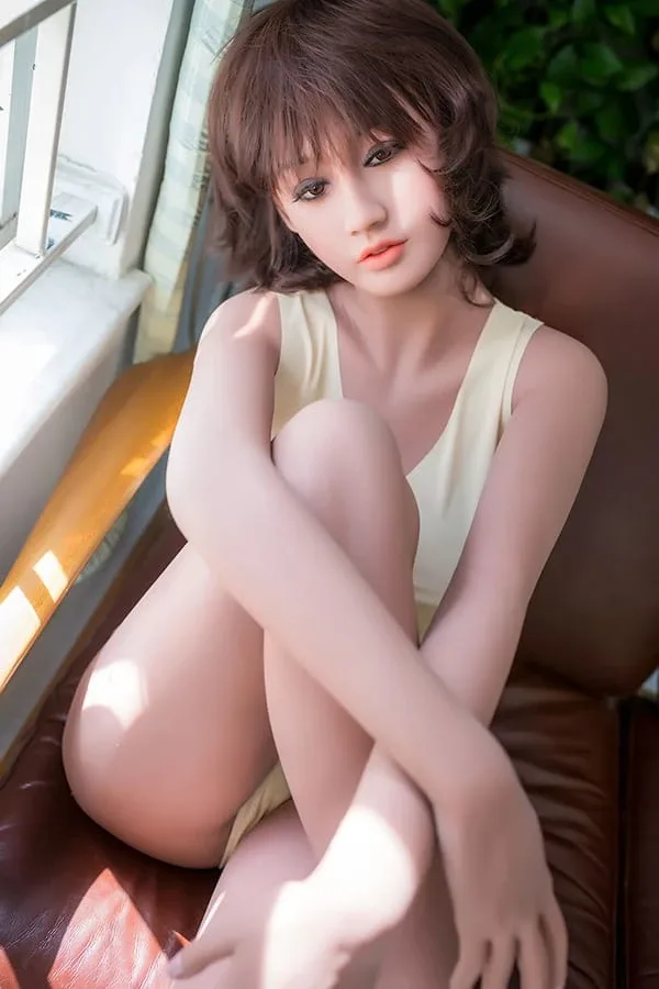 Realistic Lifelike Short Hair Sex Doll Joelle 140cm