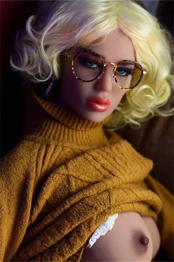 Life-Size Mature Blonde Sex Doll Everlee 163cm view 5