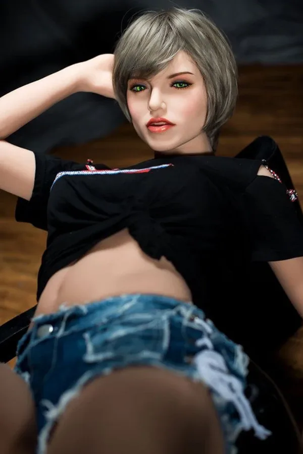Lifelike Full Size TPE Sex Doll Lillian 161cm view 2