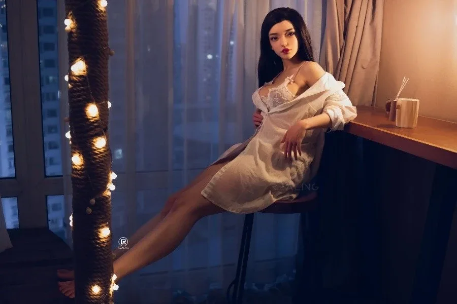 Realistic Sexy Mature Sex Doll Elyse 164cm view 6
