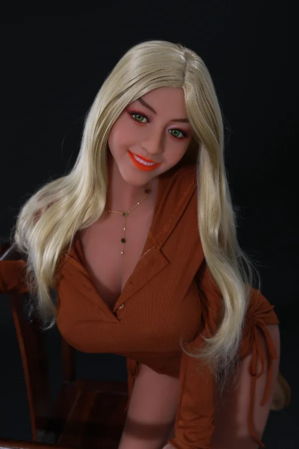 Big Tits Blonde Smiling Sex Doll Marisol 158cm view 2