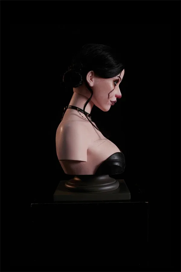 Silicone Bust Torso Rylie 54cm view 3