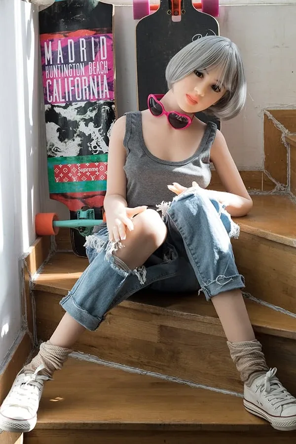 Lifelike Cute Small Boobs Sex Doll Lee 156cm view 2