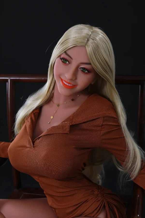 Big Tits Blonde Smiling Sex Doll Marisol 158cm view 3