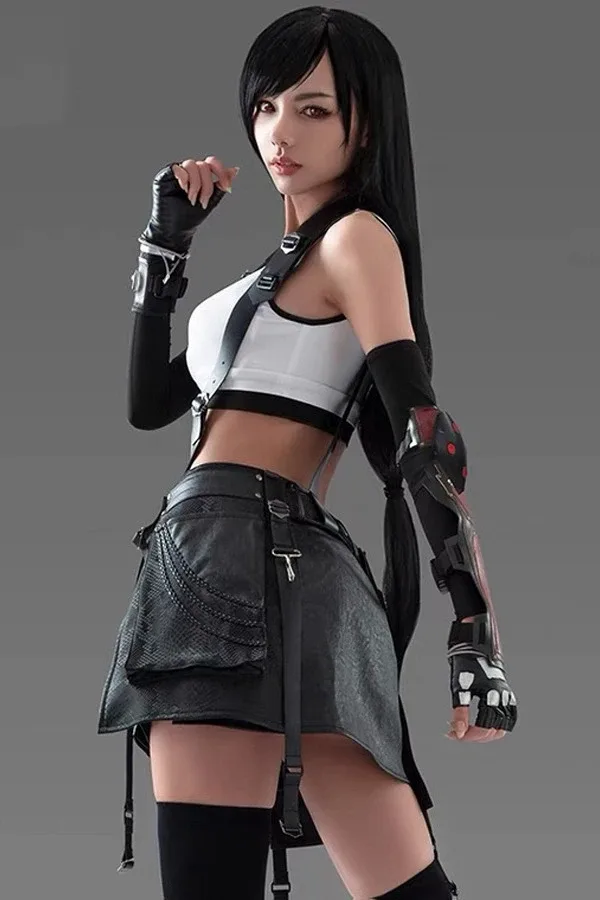 Tifa Same Clothes view 3